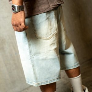 Short bleu fermoir mousqueton